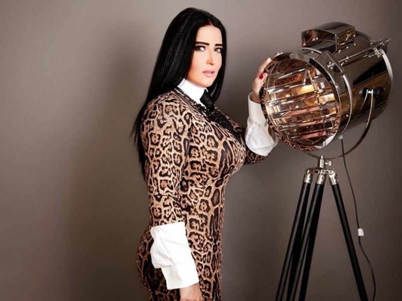 فيديو سمية الخشاب تكشف عن عدد زيجاتها وتعلن: أنا مخطوبة وهذا هو موعد زواجي